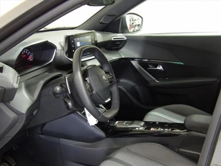 Peugeot 2008 1.2 Puretech 130pk Allure / 13