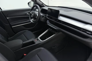 Jeep Avenger Summit 54 kWh | Camera | Apple carplay/Android auto | Voorruitverwarming | Climate control / 4