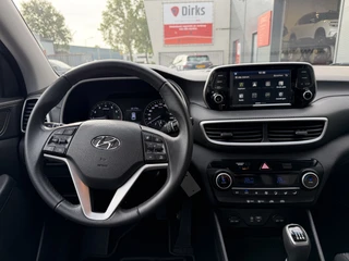 Hyundai Tucson 1.6 GDI Comfort (Trekhaak - Camera - Automatische Airco - Navigatie via APP - 17"incl 4S) / 14