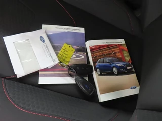 Ford Focus 1.5 ST-Line 1e Eigenaar Nav/Cruise 18 Inch Pdc NL-Auto UITSTRALING! / 11