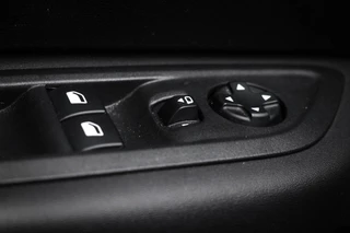 Citroen C4 1.2 Puretech Feel Pack | COLOR GLOSSY BLACK PACK | HALF LEDER | STOELVERWARMING | DAB | CAMERA / 26