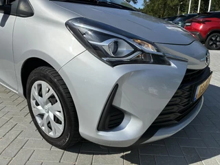 Toyota Yaris 1.0 VVT-i Aspiration 5-Deurs | Climate control | Camera | Navigatie | Cruise control | Elektrisch Pakket | Bluetooth telefoonvoorbereiding / 34