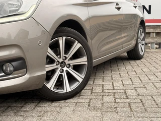 Citroen C4 1.2 PureTech Feel Collection Parkeersensoren Voor en Achter, Navigatie, Bluetooth, trekhaak, Cruise Control / 6