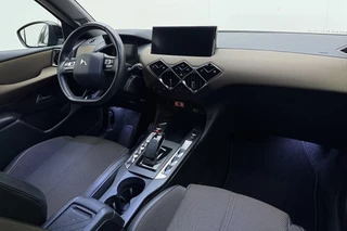 DS 3 Crossback E-Tense Performance Line+ 50 kWh | Navigatie | Camera | Keyless | Lichtmetalen velgen | Parkeersensoren | Extra getint glas / 14
