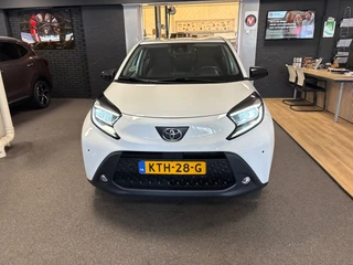 Toyota Aygo X 1.0 VVT-i MT Play /clima/stoelverw / camera/cruisec /pdc/apple/boeken / 4