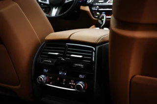 BMW 5-serie Touring 540i xDrive M-Sport | Facelift | PANORAMADAK | 360 CAMERA | TREKHAAK / 16