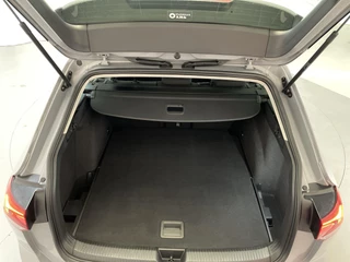 Volkswagen Golf Variant 1.5 TSI Life Business Sfeerverlichting Navigatie Virtual Cockpit Parkeersensoren / 18