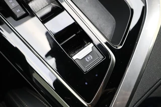 Peugeot 3008 1.2 PureTech GT  Trekhaak | Stoelverwarming Voor | Adaptief Cruise Control | Dodehoek Detectie | Lendensteun | Parkeer Sensoren rondom | / 37