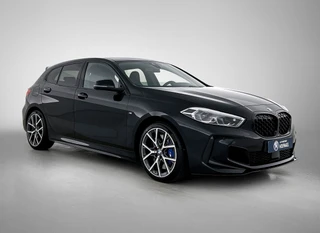 BMW 1-serie M135i xDrive | Camera | Stoelverwarming |Harman/Kardon | HeadUp Display | Cruise Control / 7