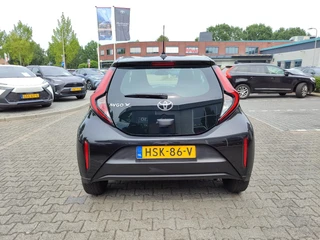 Toyota Aygo X PLAY 4S-BANDEN APPLE/ANDROID AD-CRUISE CAMERA BLUETOOTH AIRCO NL-AUTO EL-RAMEN/SPIEGELS / 28