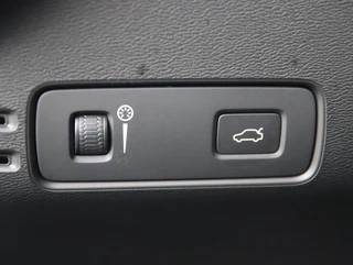 Volvo XC40 1.5 T3 Momentum Pro | Elek. wegklapbare trekhaak / 38