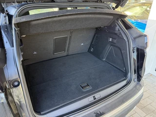 Peugeot 3008 1.6 HYbrid4 300 GT | Open Dak | Focal | Elektrische Achterklep | Navi | Ecc | Cruise Control | / 6