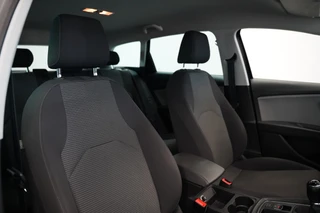 SEAT Leon ST 1.0 EcoTSI Style Business Intense  Navigatie CruiseControl Trekhaak! / 22