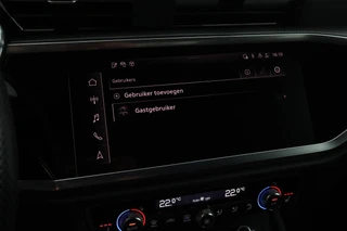 Audi Q3 45 TFSIe 245pk S edition Trekhaak Keyless Stoelverwarming Navigatie Adaptive Cruise S-Line / 24