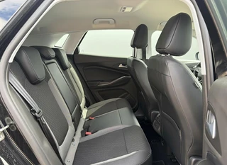 Opel Grandland X 1.6 Turbo Hybrid Business Edition / 8