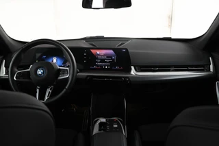 BMW iX1 eDrive20 67 kWh  M-sport, Stoelen, Virtual, Climate, / 20