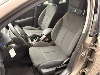 Citroen C4 1.2 PureTech Feel Collection Parkeersensoren Voor en Achter, Navigatie, Bluetooth, trekhaak, Cruise Control / 14
