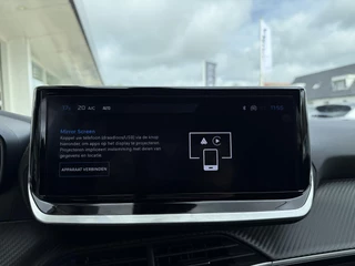 Peugeot 2008 1.2 Turbo 100 Allure | Draadloos Apple Carplay/Android Auto | Parkeersensoren | Privacy Glass | Lichtmetalen velgen / 12