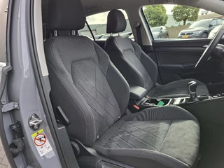 Volkswagen Golf 1.5 TSI 130pk Style * LAGE KMSTAND 26.000KM! * ParkeerCamera * Adaptieve Cruise Control * LM velgen * / 26