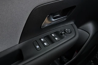 Opel Mokka Electric Business Edition 54 kWh | DEMO | 8 Jaar speciale garantie | Camera | Navigatie | Stoel en Stuurverwarming | Keyless | Zwart dak / 18