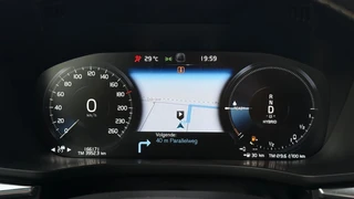 Volvo XC60 2.0 T6 Plug-in hybrid AWD R-Design | 360° | HK | ACC | Pilot | Memory | CarPlay | Trekhaak | BTW | / 25
