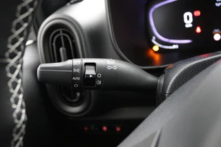 Kia Picanto 1.0 GDi DynamicLine Automaat  - Prijs incl. inruilpremie - Navigatie - Cruise control - Camera - Apple CarPlay/Android Auto - Fabrieksgarantie tot 06-2033 / 22