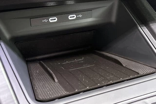 CUPRA Leon Sportstourer 1.4 e-Hybrid Stoelverwarming Apple CarPlay Keyless Achteruitrijcamera / 42
