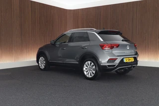 Volkswagen T-Roc 1.5 TSI 150pk DSG Sport Trekhaak Virtual cockpit Adaptive cruise Stoelverwaming PDC / 7
