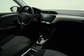 Opel Corsa 1.2 Elegance Automaat | Airco | Navigatie | Cruise control | Trekhaak | Lage km stand / 15