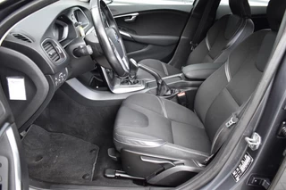 Volvo V40 1.6 T3 MOMENTUM NAVI / PDC / STOEL VERW. / TREKHAAK / 13