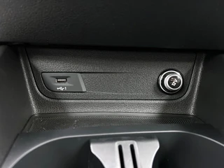 Audi Q2 35 TFSI S Edition Automaat | Adaptive Cruise | Stoelverwarming | CarPlay | Camera | Parkeersensoren / 31