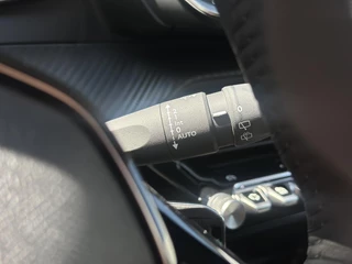 Peugeot 208 1.2 Hybrid 110 e-DCS6 Allure | Climate Control | Navigatie | Full LED | DAB | Parkeercamera/-sensoren | Apple Carplay/Android Auto | Dode hoekdetectie | Lichtmetalen velgen | / 31