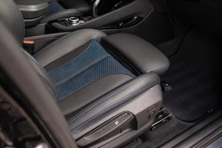 BMW X2 sDrive20i High Executive Edition | M-sport | Driving Assistant Plus | Camera | Apple Carplay | File assistent | Active cruise control | Park Assistant | DAB | Sportstoelen | LED / 17