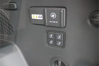 Kia EV9 GT-Line AWD 99.8 kWh - Schuif-/kanteldak - Stoelverwarming-/ventilatie - Massage zetel - Head-Up - Fabrieksgarantie tot 02-2033 / 46