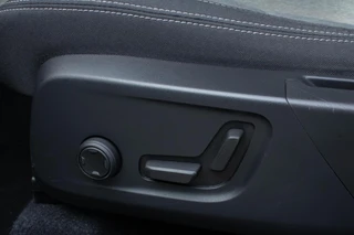 Volvo XC40 1.5 T4 PHEV Plus Dark|Stoel+Stuurverwarming|Trekhaak|Camera|Harmann Kardon| / 16