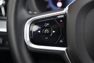 Volvo XC60 T6 Recharge AWD R-Design | Stoelverwarming | Parkeercamera | Panoramadak | Memorystoel | Keyless / 39