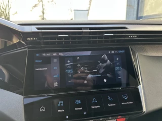 Peugeot 308 SW 1.2 Turbo 130 PK Allure | Automaat | Trekhaak 1400 KG | Navigatie | 360 Graden HD Camera | Full LED Verlichting | Cruise Control | Keyless Entry | Dode Hoek Detectie | Adaptieve Cruise Control | Digitaal Dashbord | 17" Lichtmetalen Velgen | / 23