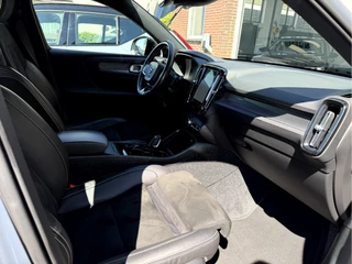 Volvo XC40 2.0 B4 200pk R-Design  Panoramadak, Trekhaak, Camera / 23