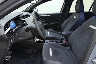 Opel Corsa 1.2 Turbo 145pk Automaat Hybrid Ultimate | DEMO | Tot 8 jaar garantie | Navigatie | Climate control | Stoelverwarming | Keyless Entry | Camera | Parkeersensoren | Alcantara bekleding | Zwart dak | 17" Lichtmetalen velgen / 31