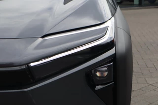 Toyota bZ4X Touring Dynamic 75 kWh NIEUW & DIRECT LEVERBAAR! BLIND-SPOT PARK-SENSOREN STOEL/STUURVERW APPLE/ANDROID 18" LM-VELGEN / 12