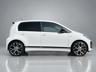Volkswagen up! 1.0 TSI GTI 116 pk  | 17 inch lichtmetaal | stoelverwarming | climate control | zwart dak-spiegels | NL auto / 5