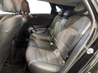 Kia Ceed 1.0 T-GDi DynamicPlusLine | Stoel/Stuurverwarming | Half Leder | Keyless Entry | Navigatie | Apple/Android Carplay | / 16