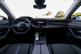 Peugeot 408 1.2 Hybrid 145 e-DCS6 Allure  | 360° Camera | 19" / 33