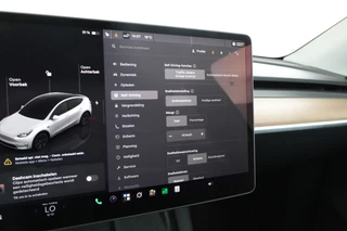 Tesla Model Y Long Range AWD 75 kWh Navigatie, trekhaak! Volleder, Climate / 26