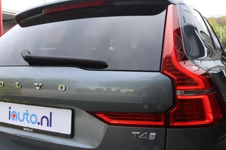 Volvo XC60 2.0 T4 R-Design  LED/Leder/Navi/Camera/CarPlay/Virtual Cockpit/Crc/19" / 41