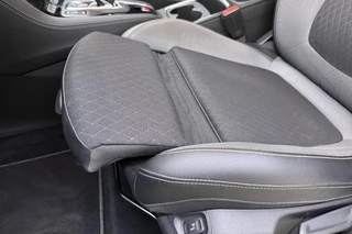 Opel Grandland X 1.6 Turbo Hybrid Business Elegance 225 PK Automaat | Trekhaak | Camera | Keyless | Elektrische achterklep | Climate control | Stoelverwarming | Dakrails / 24