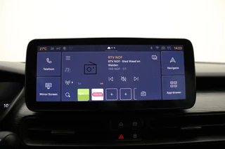 Jeep Avenger 1.2 Altitude 100 PK | Navigatie | Climate control | Camera | Parkeersensoren | Keyless | Lichtmetalen velgen | Parkeersensoren / 24