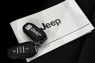 Jeep Avenger 1.2 e-Hybrid Summit Keyless Navigatie Elektrische Achterklep / 27