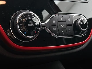 Renault Captur 1.2 TCe Expression Automaat | Cruise control | Navigatie | Camera | Trekhaak / 29