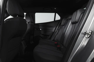 Peugeot 2008 1.2 PureTech 130 PK Allure - Automaat  | Dig. Cockpit | Adapt. Cruise | Stoelverw. | PDC | Camera | App. Connect | ECC | LM 17" | / 49